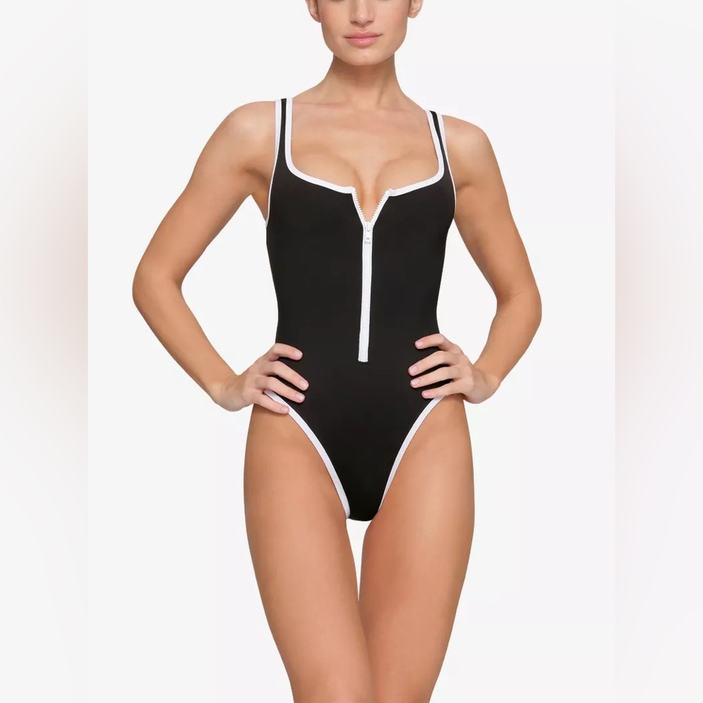 SKIMS Trendy One Piece Swimsuit NWT 3X